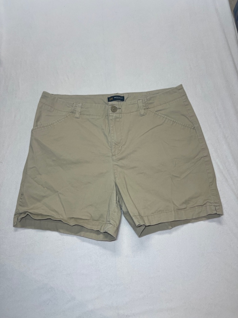 Lee Women's Beige Chino Bermuda Shorts size 16